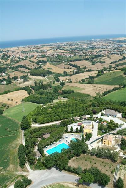 Grote foto luxe safaritent met badkamer in le marche vakantie italie