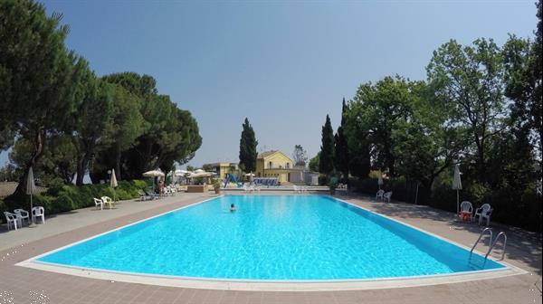 Grote foto luxe safaritent met badkamer in le marche vakantie italie