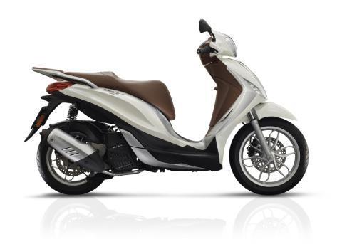 Grote foto piaggio medley 125 bianco luna bij central scooters kopen fietsen en brommers scooters