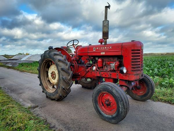 Grote foto farmall diesel fc235 diesel wd9 agrarisch tractoren oldtimers