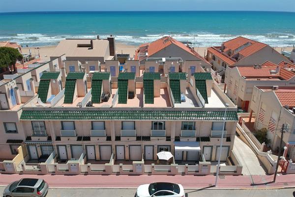 Grote foto townhouse slechts 30 meter van strand la mata huizen en kamers bestaand europa