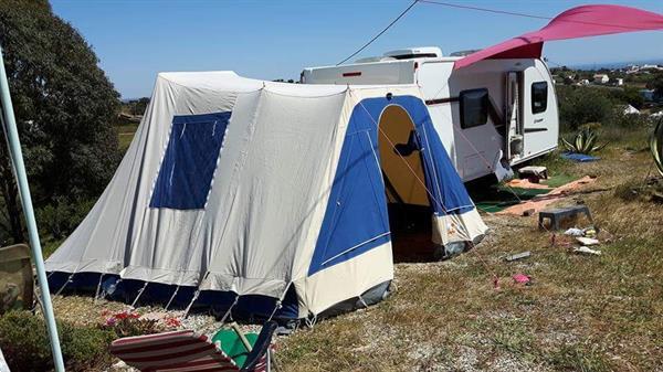 Grote foto grote tent caravans en kamperen tenten