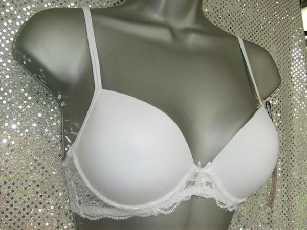 Grote foto elegante witte naadloze bh met kant op de rug kleding dames ondergoed en lingerie