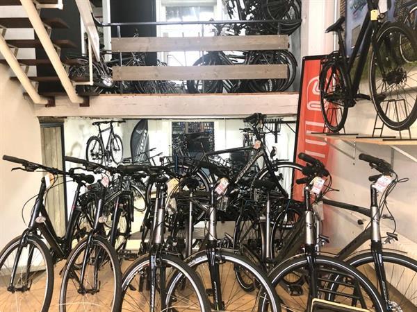 Grote foto opruiming bij sensa bikes dealer wheels nijmegen fietsen en brommers damesfietsen