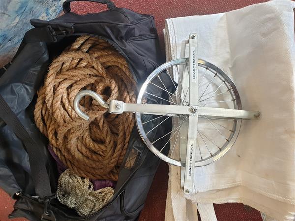 Grote foto touw en blok katrol hijswiel hijsblok doe het zelf en verbouw handgereedschap