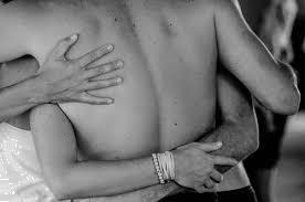 Grote foto knuffelmassage vol liefdevolle aanraking erotiek erotische massages