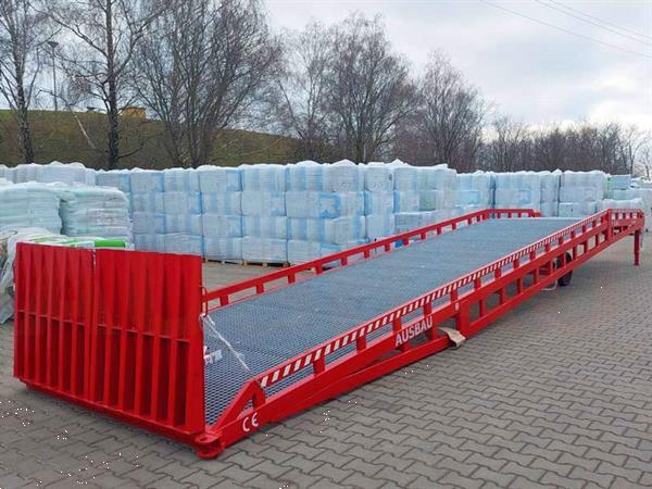 Grote foto mobiele laadbruggen ausbau agrarisch heftrucks