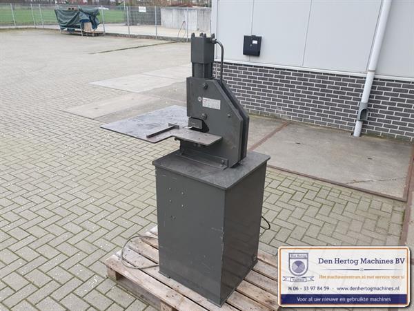 Grote foto jorg 1028 uithoeker uithapper 102x102x3mm 400v doe het zelf en verbouw gereedschappen en machines