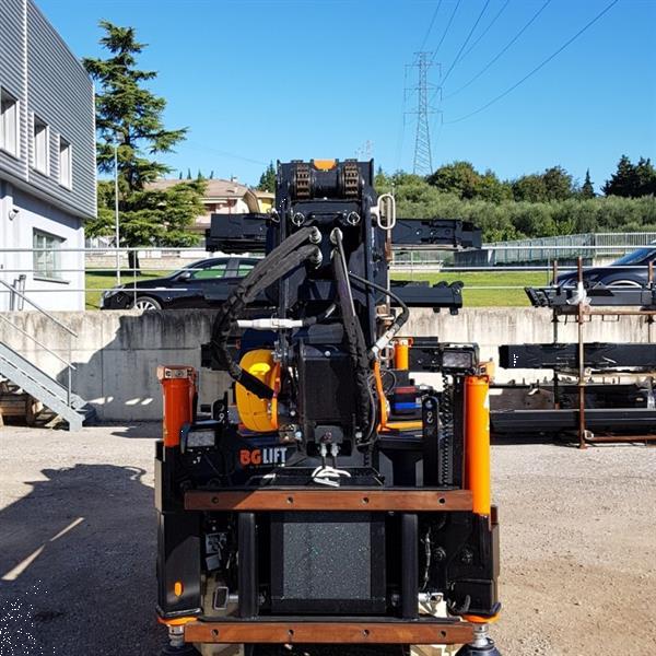 Grote foto bg lift m400 minihijskraan compactkraan bglift tuin en terras werktuigen