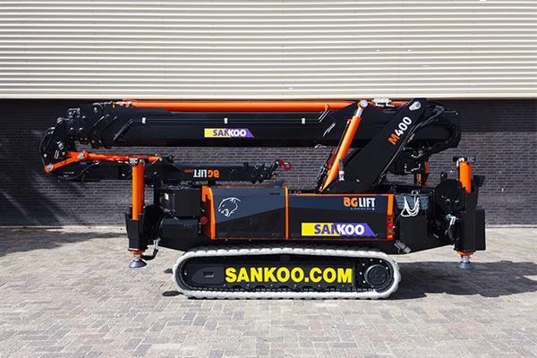 Grote foto bg lift m400 minihijskraan compactkraan bglift tuin en terras werktuigen
