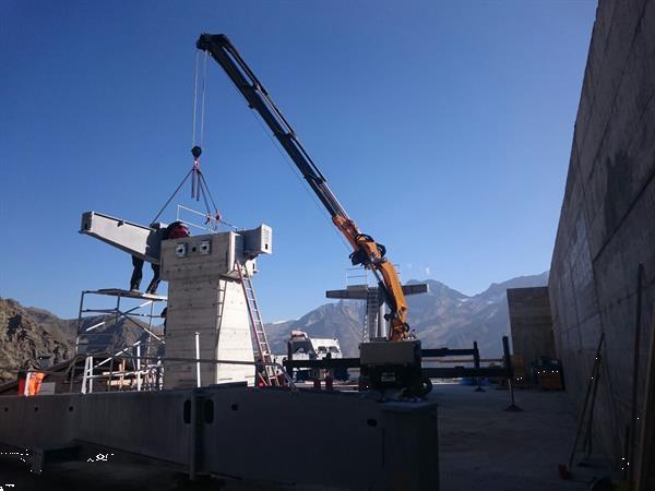 Grote foto bg lift cwe 525 minihijskraan compactkraan bglift tuin en terras werktuigen