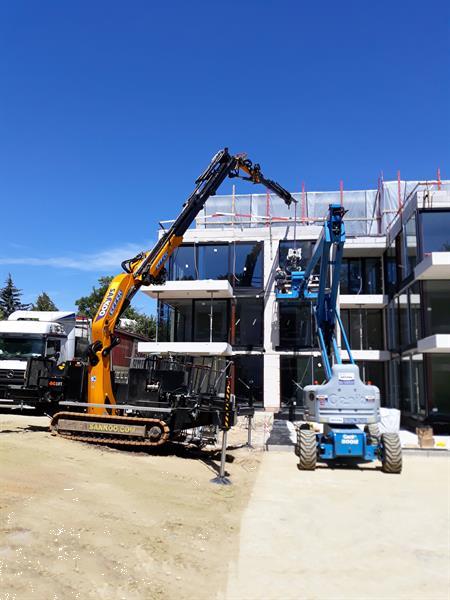 Grote foto bg lift cwe 525 minihijskraan compactkraan bglift tuin en terras werktuigen