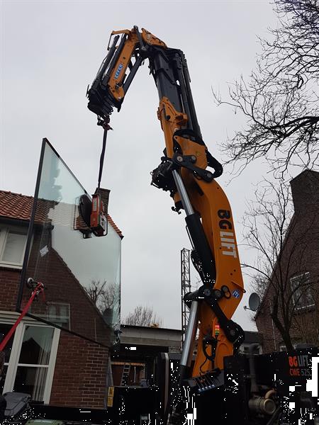 Grote foto bg lift cwe 525 minihijskraan compactkraan bglift tuin en terras werktuigen