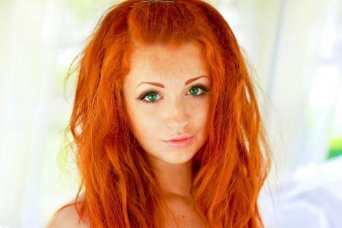 Grote foto meisje met rooie haren... contacten en berichten vrouw zoekt man