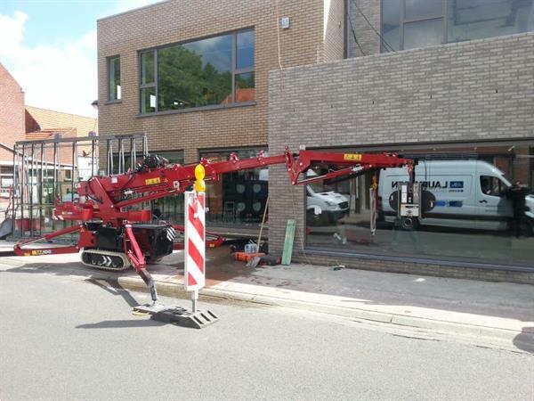 Grote foto hoeflon sk6 minikraan compact kraan tuin en terras werktuigen