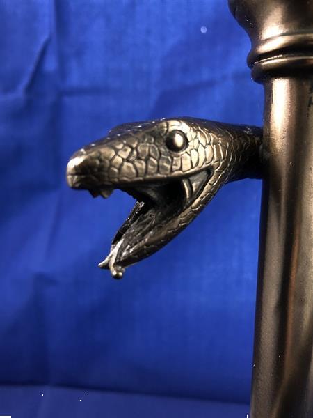 Grote foto esculaap slang in brons look prachtig beeld. huis en inrichting woningdecoratie