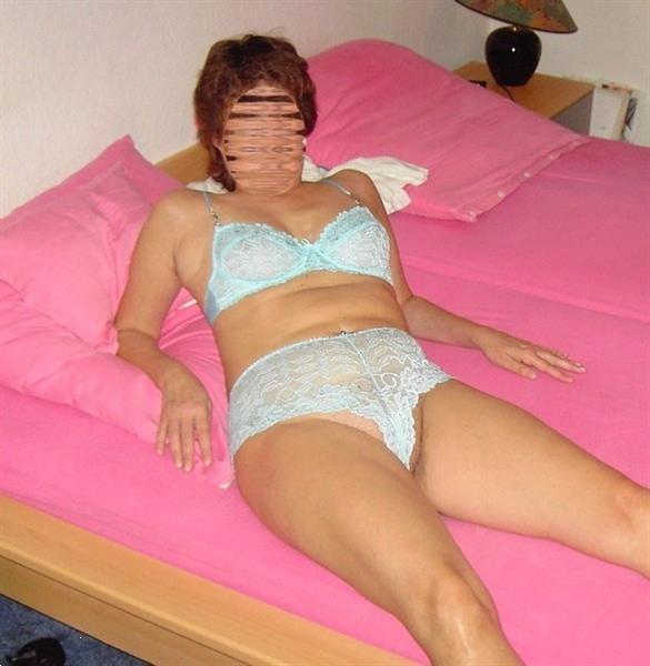 Grote foto liever in bed dan achter de plantjes erotiek contact vrouw tot man