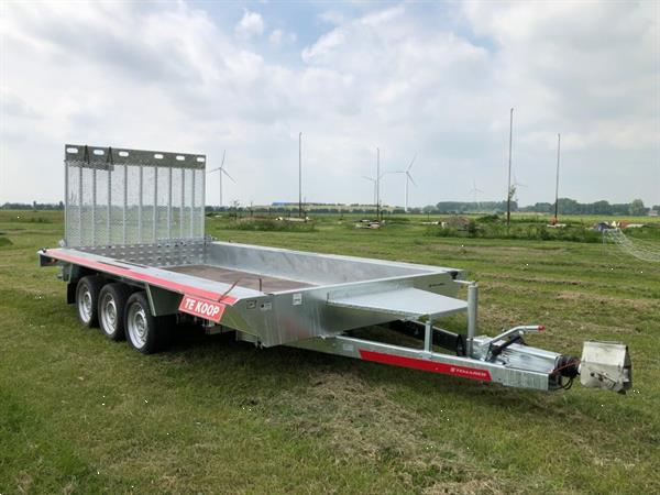 Grote foto zwaar last karren zwaar transport agrarisch aanhangwagens