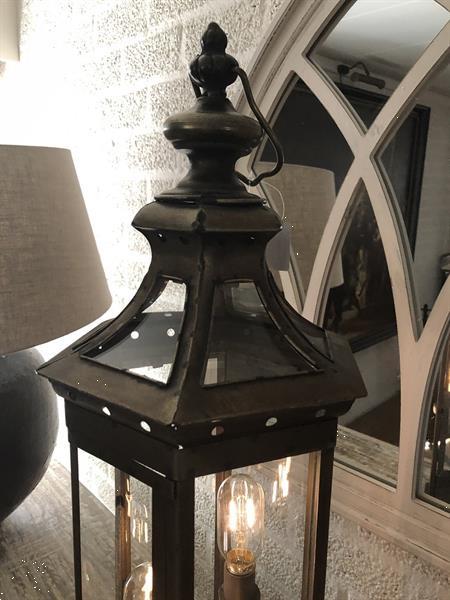 Grote foto prachtige staande lantaarn iron met geslepen glas. en sfeer huis en inrichting overige