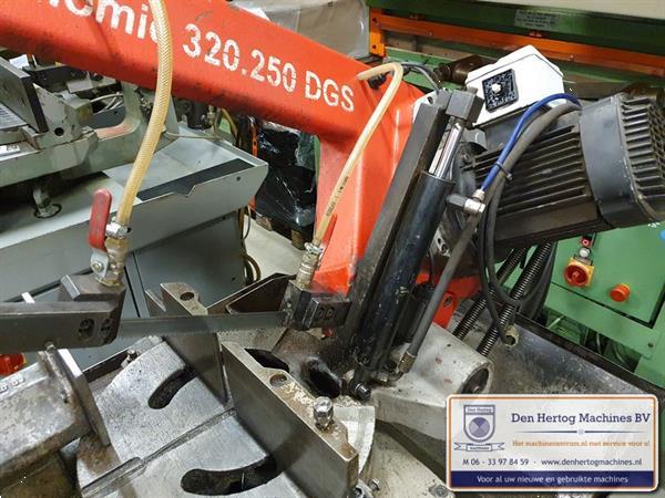 Grote foto bomar ergonomic 320 250 dgs bandzaag lintzaagmachine doe het zelf en verbouw zaagmachines