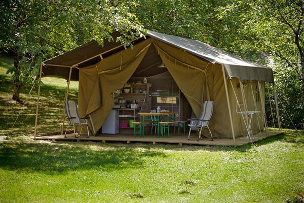 Grote foto tendi luxe ingerichte safari lodgetenten vakantie frankrijk