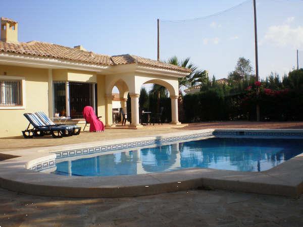 Grote foto te huur spanje costa blanca villa aan golfbaan vakantie spaanse kust