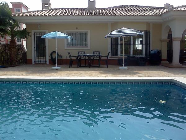 Grote foto te huur spanje costa blanca villa aan golfbaan vakantie spaanse kust
