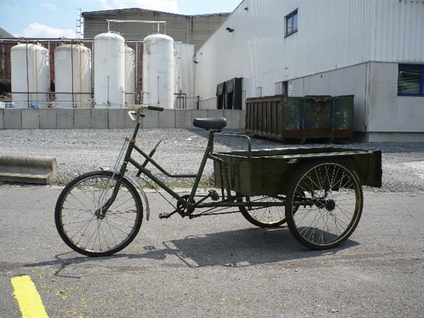 Grote foto traditionele chinese communist driewielerbakfiets fietsen en brommers bakfietsen