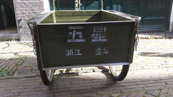 Grote foto traditionele chinese communist driewielerbakfiets fietsen en brommers bakfietsen