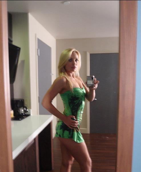 Grote foto ik zoek een stoere grote vent. erotiek vrouw zoekt man