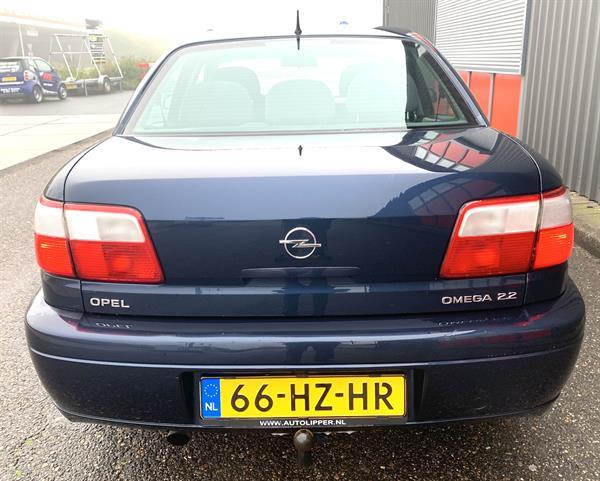 Grote foto opel omega 2.2. youngtimer auto opel
