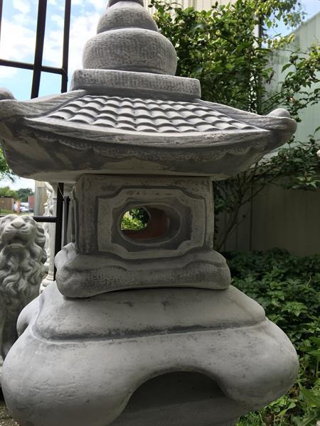Grote foto pagode japanse lantaarn vol steen. huis en inrichting woningdecoratie