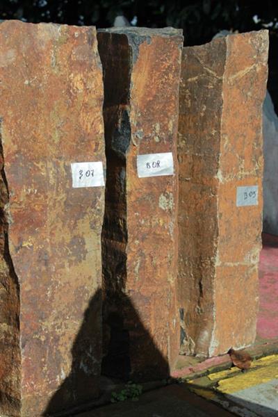 Grote foto natuursteen ruw basalt bruin l. tuin en terras sierstenen en rotsen