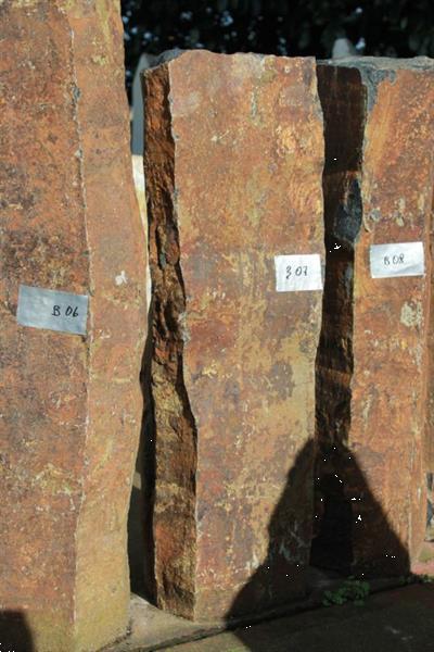 Grote foto natuursteen ruw basalt bruin l. tuin en terras sierstenen en rotsen