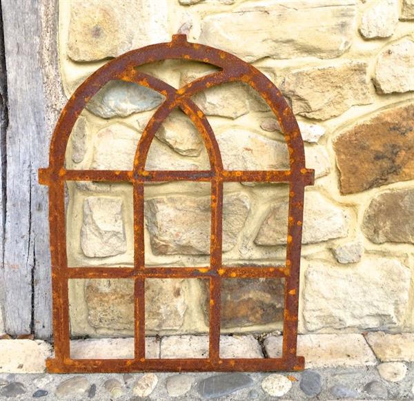 Grote foto ijzeren raam voor in een terrasmuur antiek en kunst curiosa en brocante