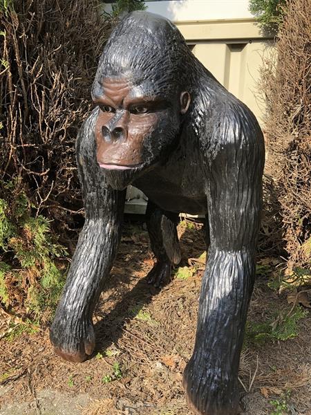 Grote foto grote gorilla polystone geweldig fraai en imponerend laa tuin en terras tuindecoratie