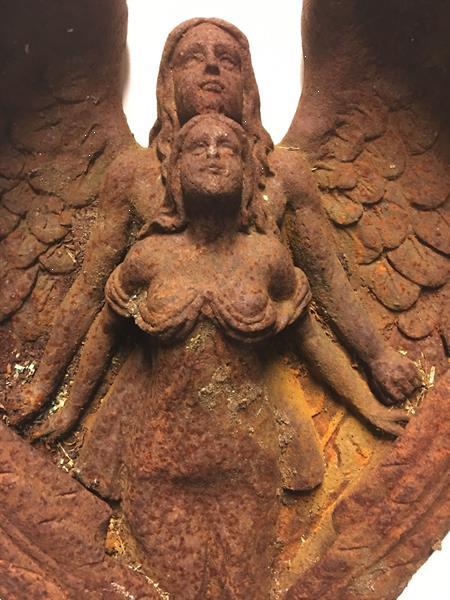 Grote foto gietijzeren wandconsole rust bruin engelen. antiek en kunst curiosa en brocante