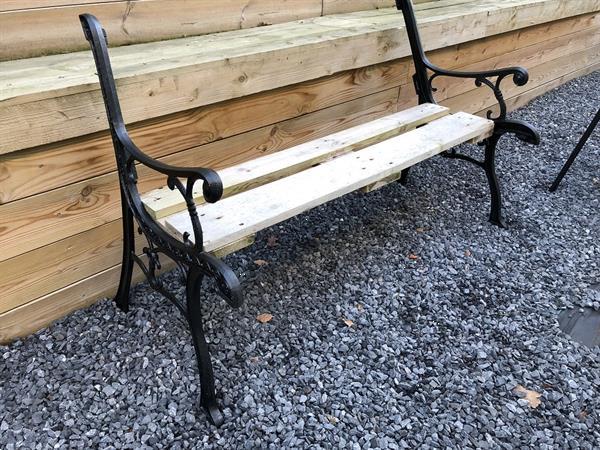 Grote foto 2 bank zij delen ijzer zwart gelakt mooi voor parkbank. l tuin en terras tuinmeubelen