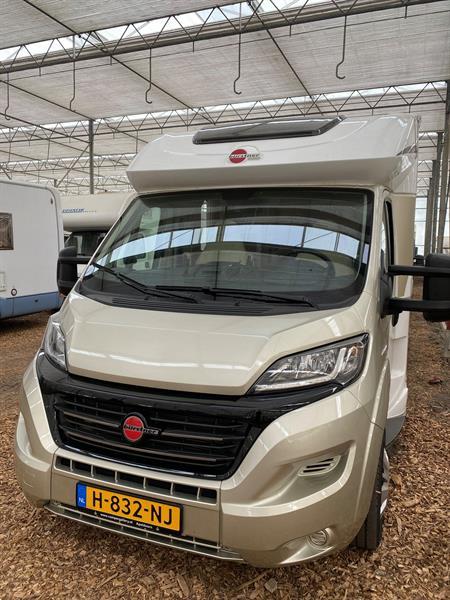 Grote foto andre reijm b.v. caravan camperstalling caravans en kamperen stalling