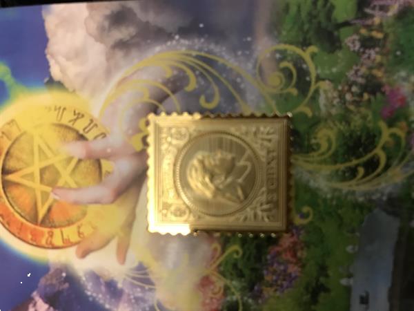 Grote foto golden stamp of wilhelmina postzegels en munten nederland