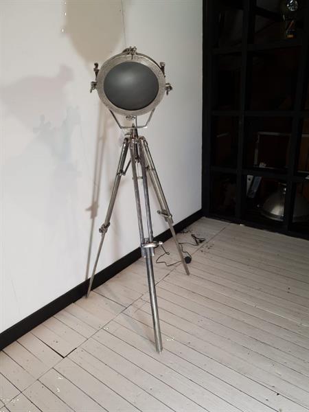 Grote foto driepoot lamp nikkel antiek en kunst lampen