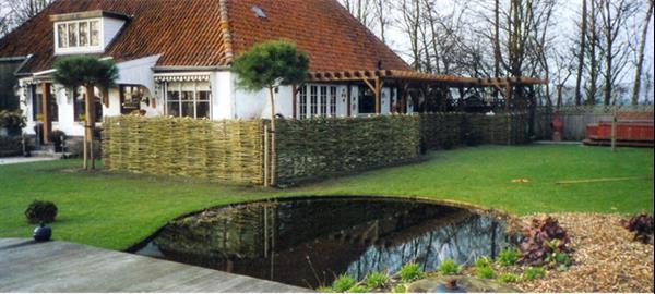 Grote foto wilgentenenen wilgenteen wilgenschutting tuin en terras tuindecoratie