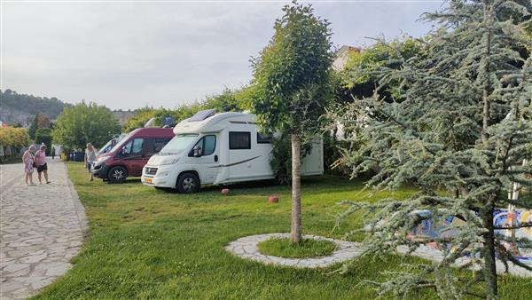 Grote foto camper huren. luxe camper te huur. caravans en kamperen campers