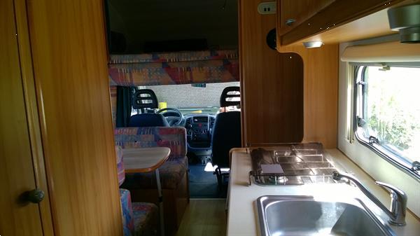 Grote foto camper huren. luxe camper te huur. caravans en kamperen campers