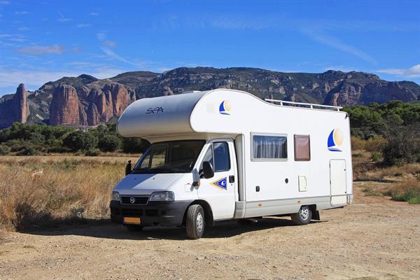 Grote foto camper huren. caravans en kamperen campers