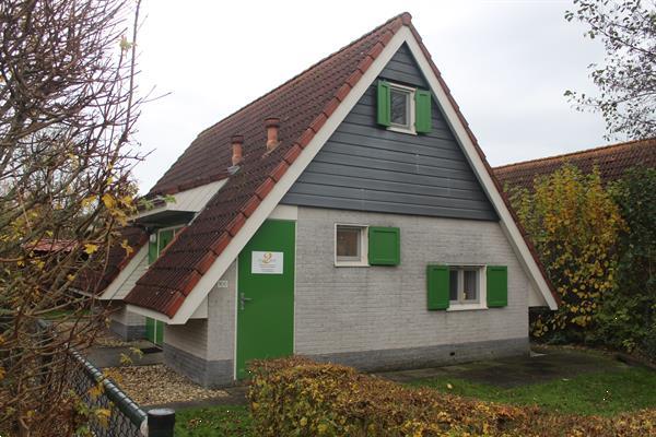 Grote foto vakantiehuisje te huur met sauna aan lauwersmeer vakantie nederland noord