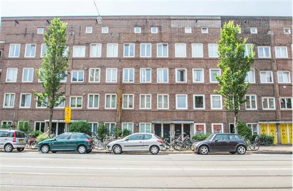 Grote foto sale en leaseback vastgoed bedrijfspanden winkelruimte te koop