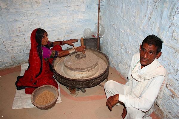 Grote foto maalsteen tafel huis en inrichting woningdecoratie