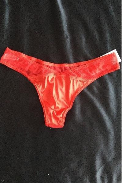 Grote foto rood satijnen stringetje maat 2xl kleding dames ondergoed