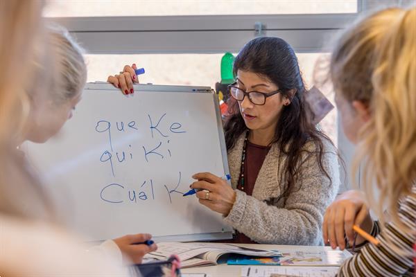 Grote foto spaanse les voor kinderen vanaf 4 jaar diensten en vakmensen bijles priv les en taalles